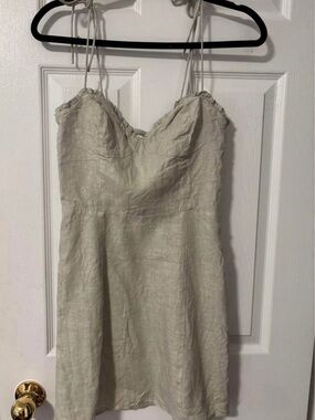 Aritzia Wilfred Beige Smocked Waist Linen-Blend Skirt